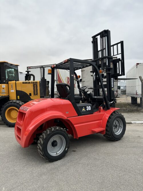 Empilhadeira HEDESA CPC30Y Off Road - 3000kg - Image 3